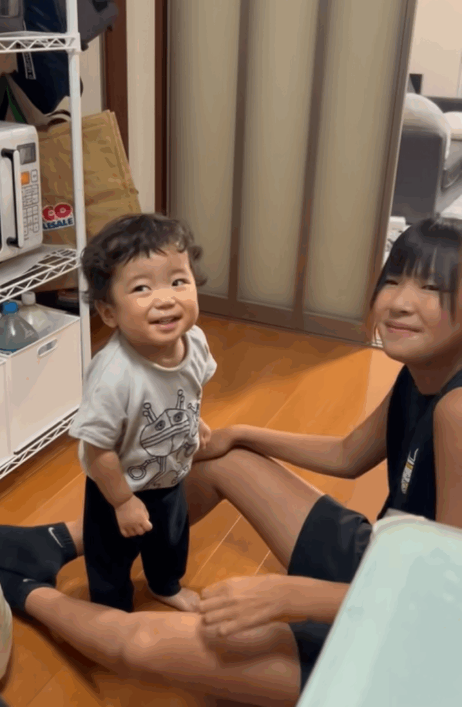 笑いに包まれる家族（＠reiya02161225さんより提供）