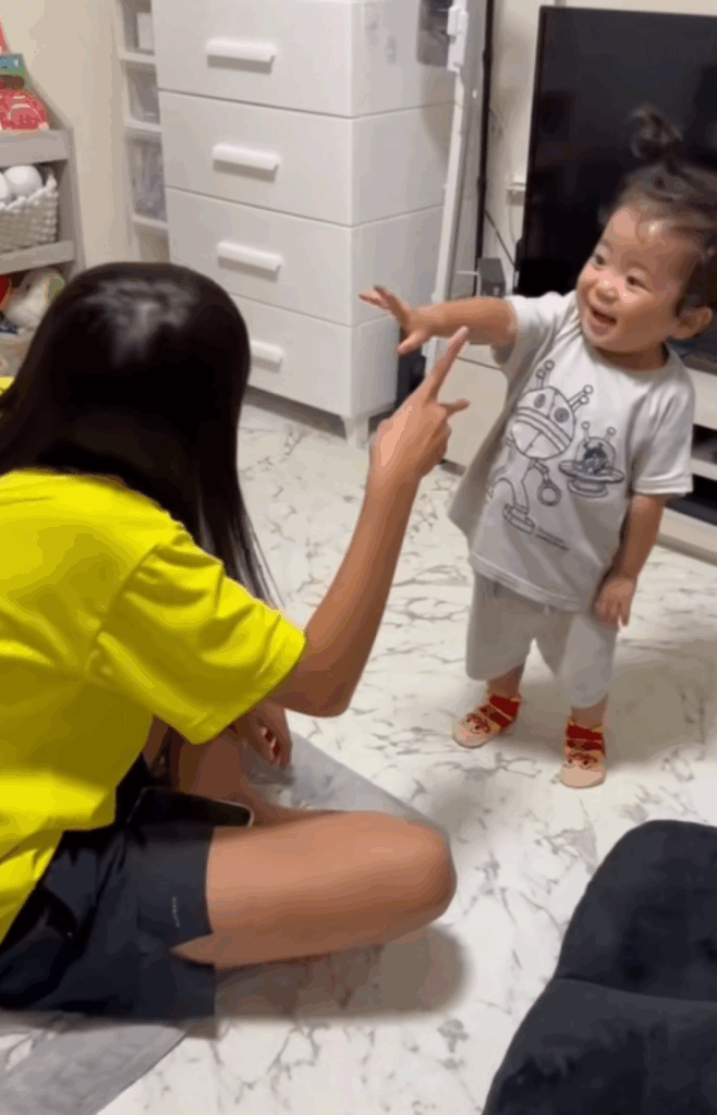 一緒にじゃんけん（＠reiya02161225さんより提供）