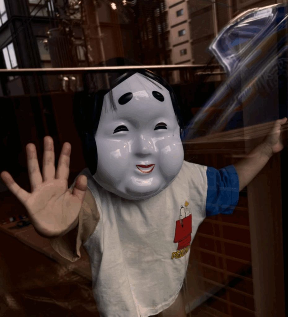 視線を感じて振り向くと…（@coco_vanilla13さんより提供）