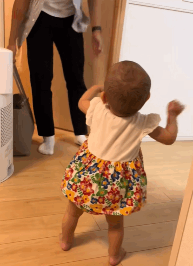 パパさんの元に向かう娘さん①（＠maaaaaaa4.14さんより提供）