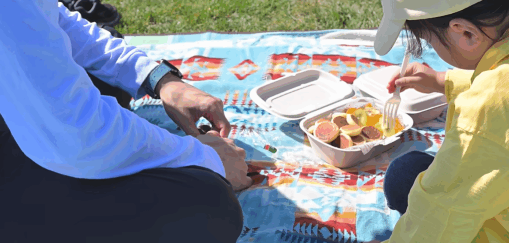 青空の下でピクニック（＠yamasantach5734さんより提供）