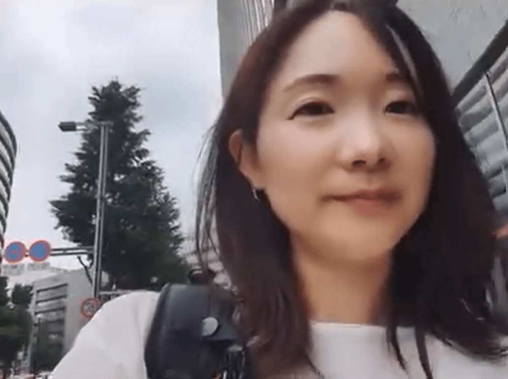 20代の頃から白髪に悩んでいた女性「白髪染めをやめたい」→2年後…”まさかの姿”に「可愛すぎる」「すごい勇気もらいました」「素敵」