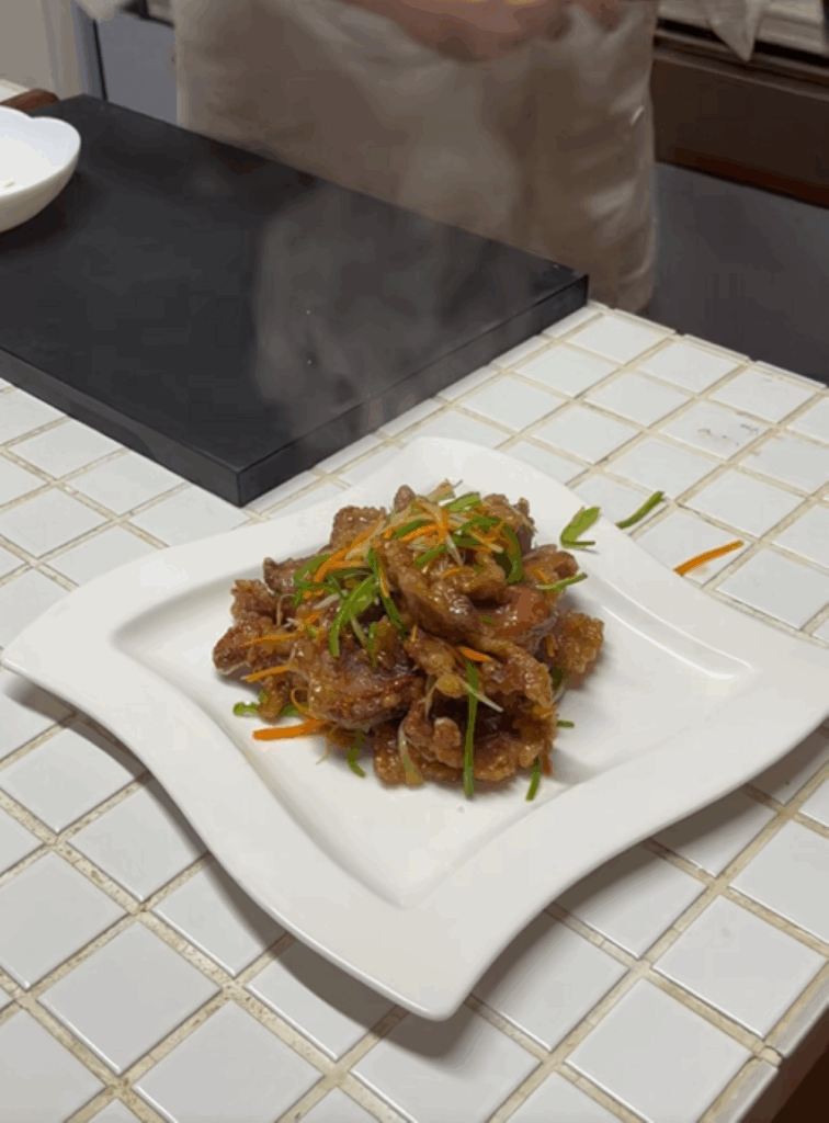 盛り付けの様子（＠geegeechukaさんより提供）