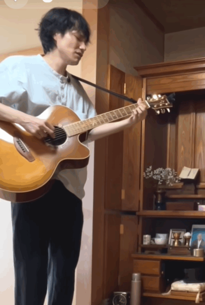 歌唱中（Motoyaさんより提供）