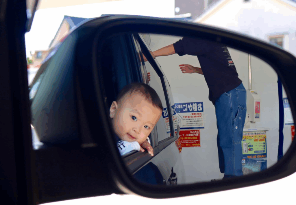 サイドミラー越しに…（@s__k3122さんより提供）