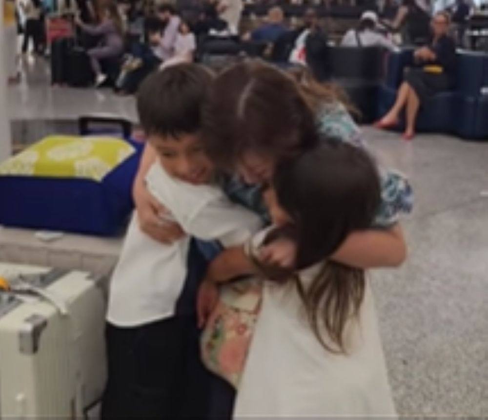 ぎゅっと抱きしめます（＠saki_andrewさんより提供）