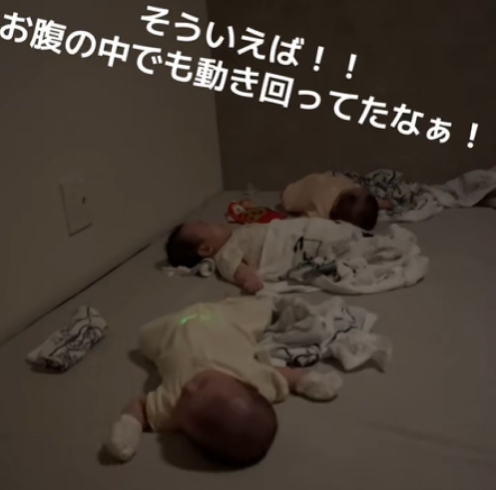3つ子ちゃんの寝相④（＠neenetomitsugoさんより提供）