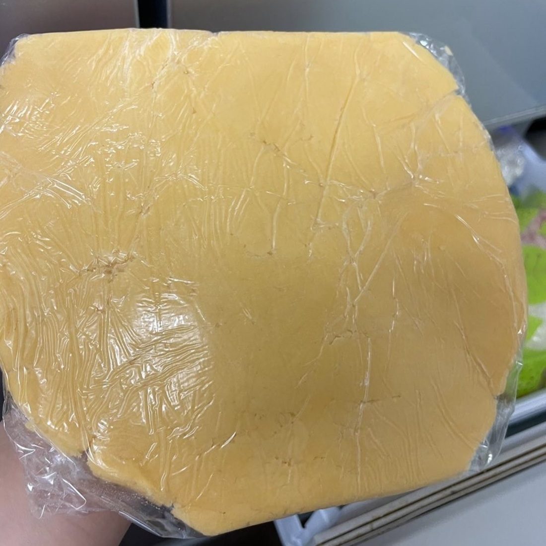 知人のためにお誕生日にケーキを作ったら…その出来上がりに「思ってたんとまったく違う」「そうはならんやろ」