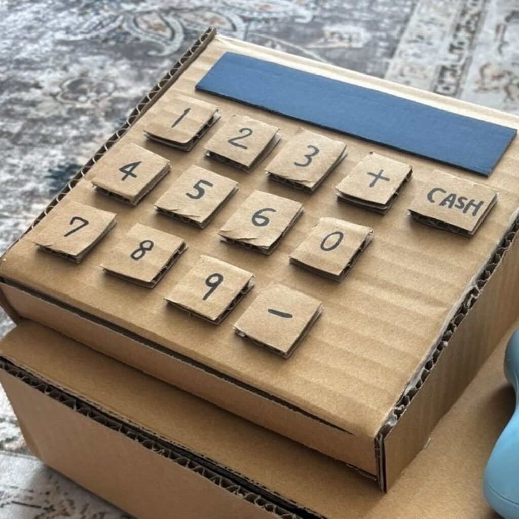 次女ちゃんの思いに応えてママさんが作ったものは（@porinnn321さんより提供）