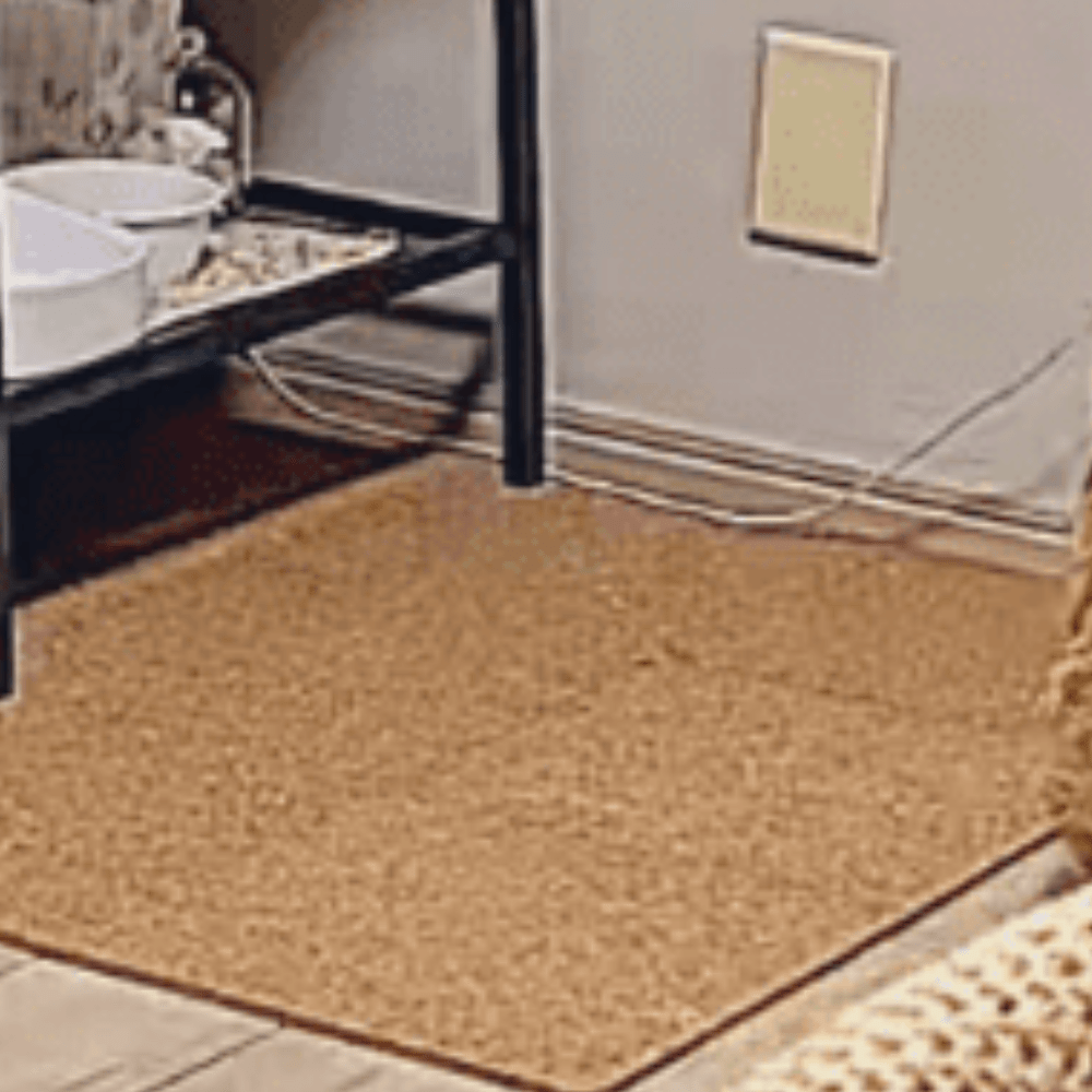 出先から自宅のリビングの様子を見ると…「何か違和感」気づいた“違和感の原因”に「切ない」「会社を欠勤するレベル」「愛くるしさで爆発」