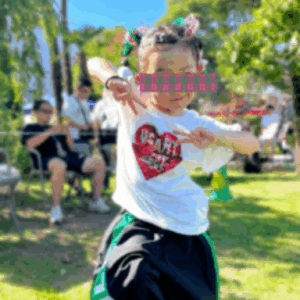 ママの誕生日なのに、大号泣する4歳娘。パパが理由を尋ねると→明かされた“理由”に「天使の4歳」「涙が出るわ」「すごい！」