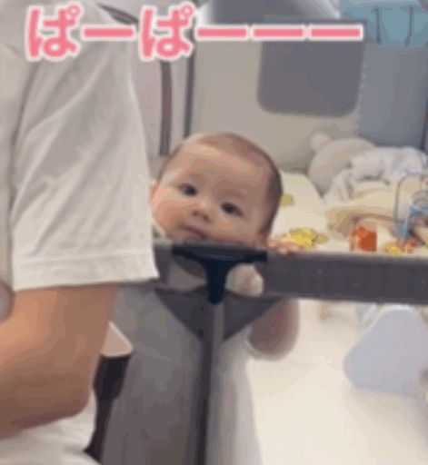 1歳娘に呼ばれたパパ　振り返ると、娘が見せてきたものに「史上最強の天使」「疲れが吹っ飛ぶ」「こりゃたまらんな〜」1年後の姿について聞いた