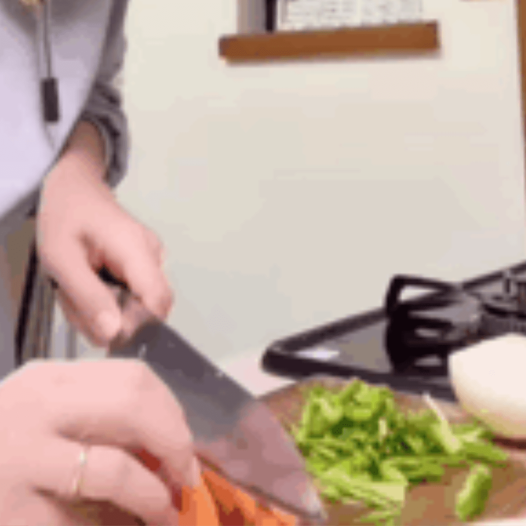 門限を破った娘にママが作った“仕返し弁当”。その予想外の内容に…「走るお弁当箱最高」「発想が天才」「おかんの鑑です」