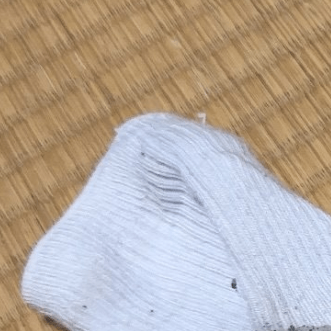 学校から帰った小1娘が出した洗濯物。パパが洗濯しようとすると…「うちの息子より強者」「衝撃ですよね」「大冒険ですね！笑」