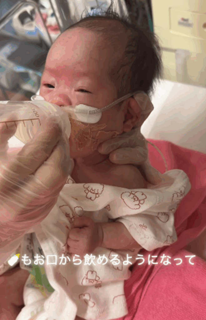 哺乳瓶で飲めるように（＠oto_m0925さんより提供）