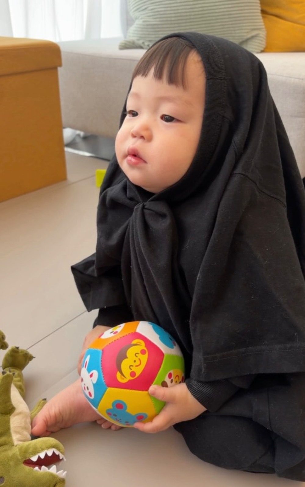 まんまる顔の1歳息子　レントゲンで撮影した結果→母「ひっくり返った」そこに写っていた光景に「ほっこり」「キュンがマシマシ」