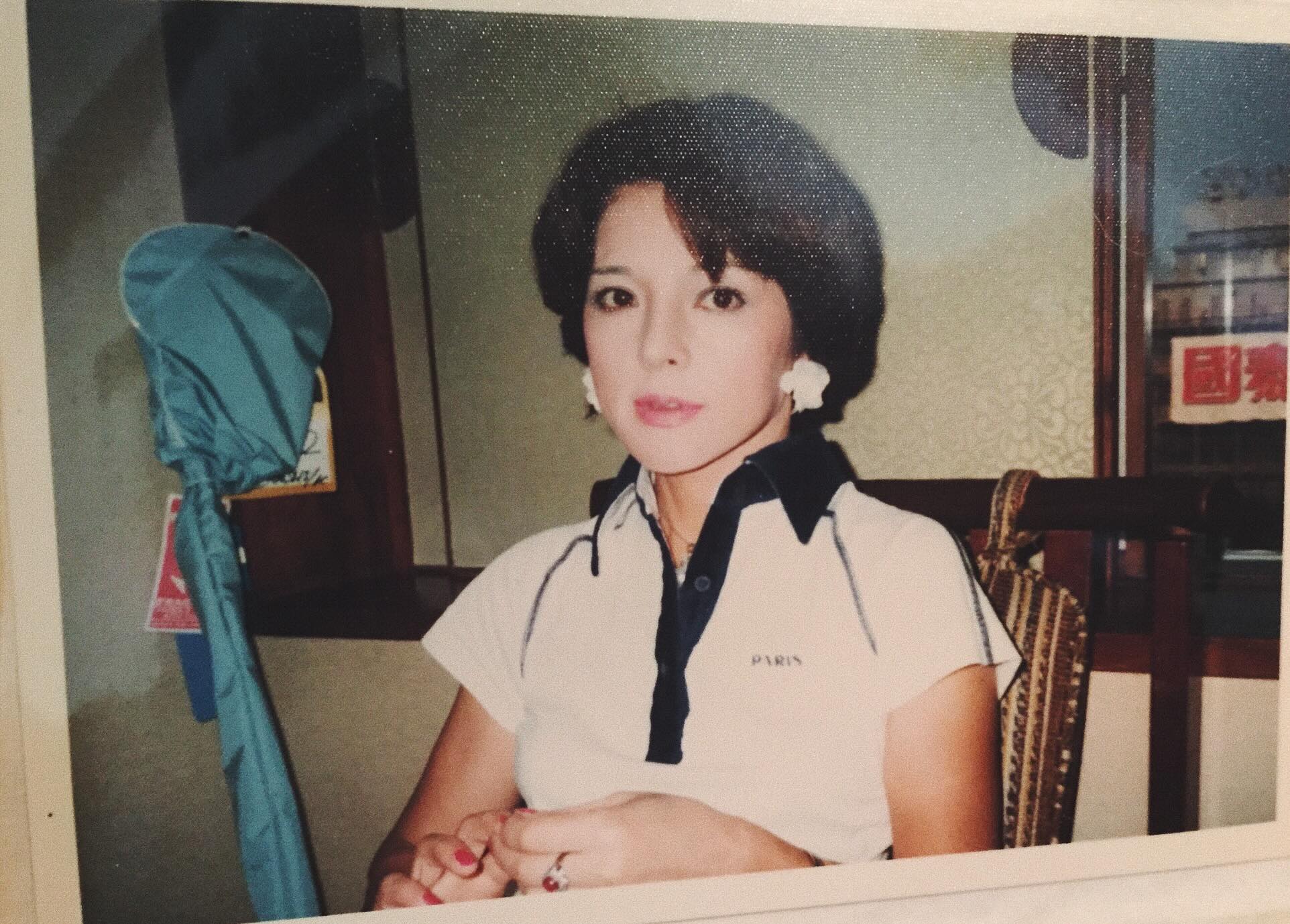 40代の頃に撮られた祖母の写真…見せてもらうと「女優さんみたい」「お祖母様もあなたも綺麗」「今も美しい」