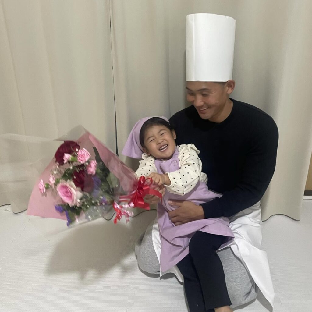 我が家の凄腕シェフたち（@__________znnさんより提供）