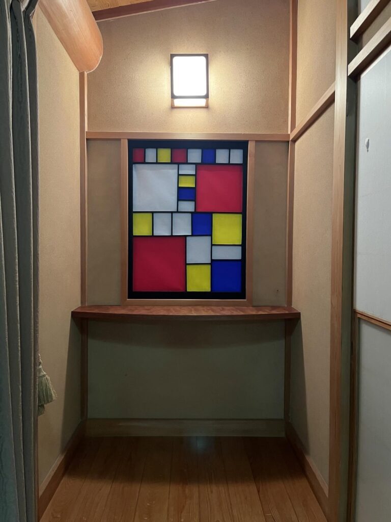 貼り直した障子①（＠narushiiiiiiさんより提供）