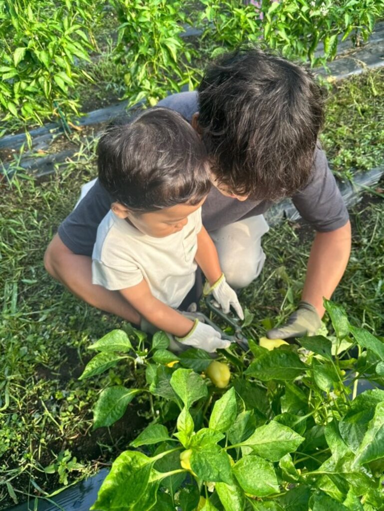 息子さんとのツーショット③（@rikkun_224さんより提供）