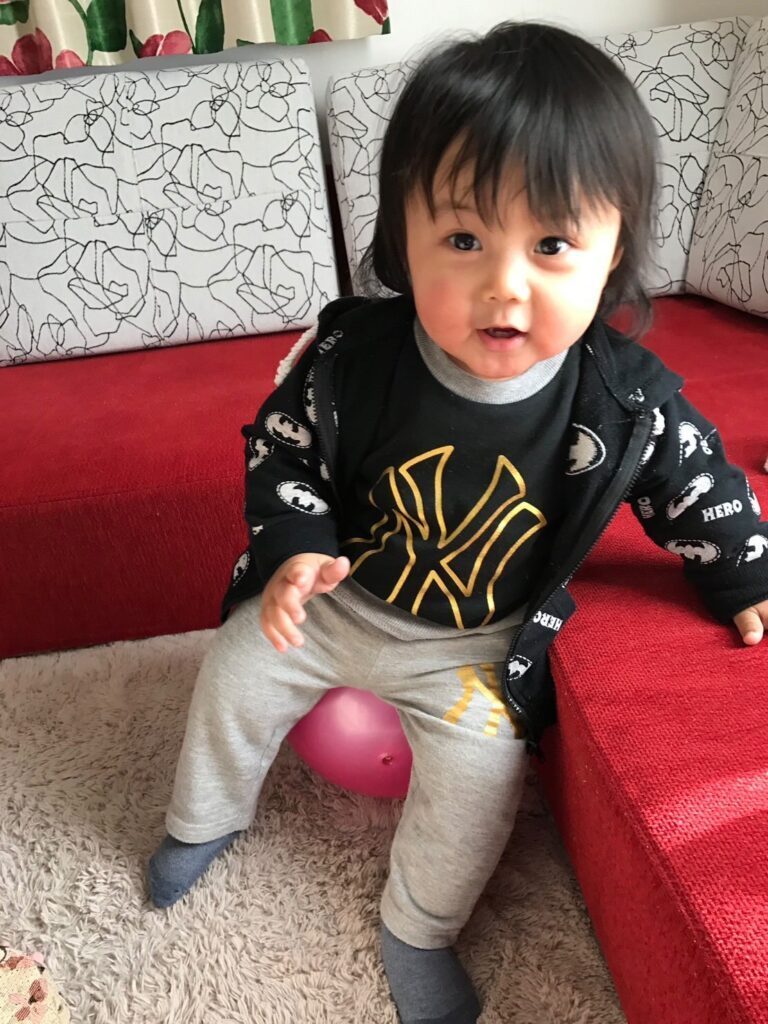 幼少期の頃①（＠ann_oug_urrさんより提供）