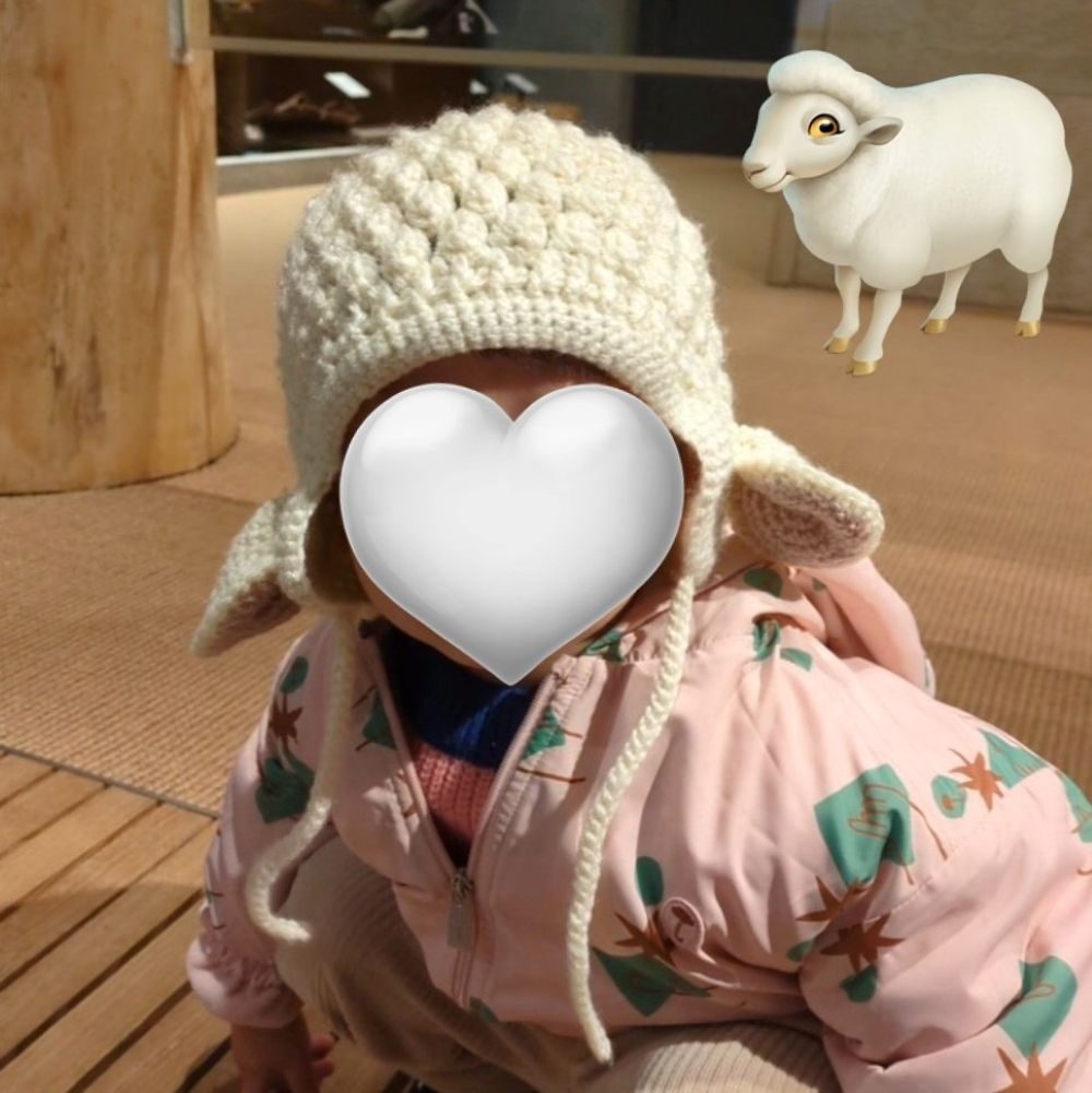 お母さんが作った羊の帽子（＠animochanmanさんより提供）