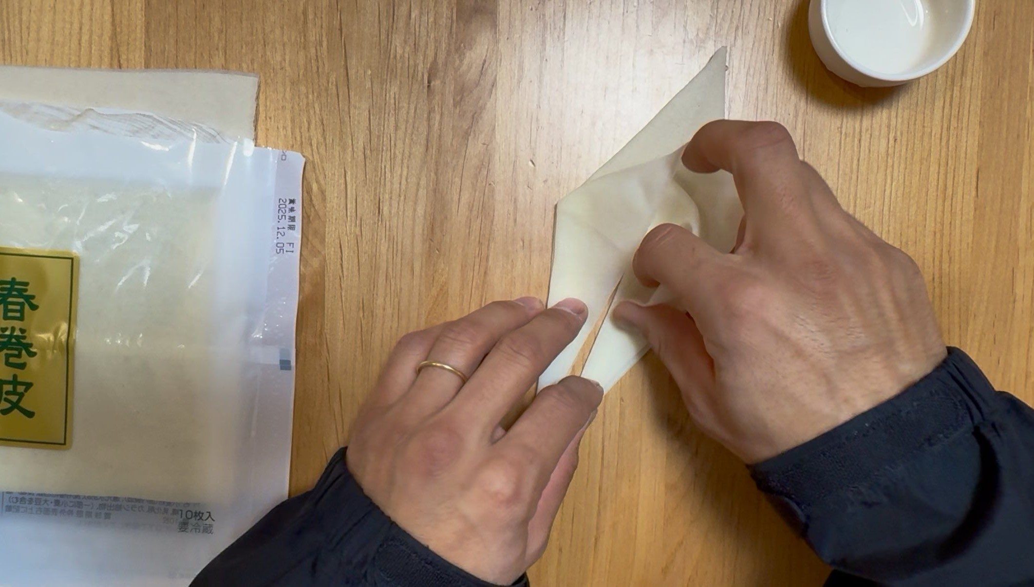 余った春巻の皮で折り紙をすると…。こんがり揚げてみた結果…「めちゃくちゃ器用」「私もやってみたい」「あらオシャレ」