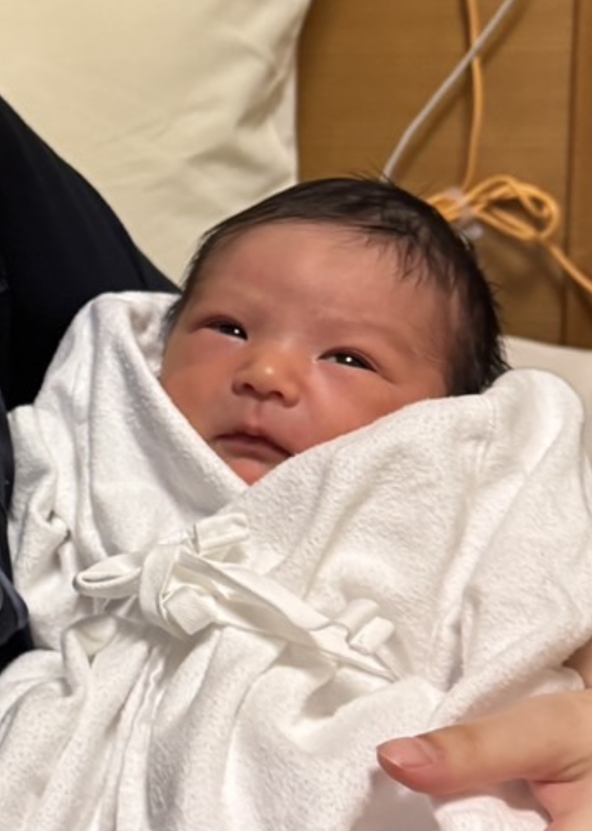 生まれたときからぱっちり二重だった赤ちゃん　→9ヶ月後の姿に「なんて可愛いの…」「大きくなった」