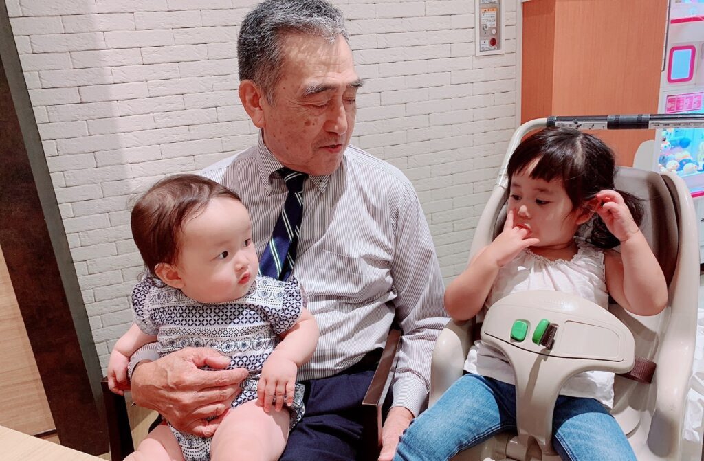 ひいおじいちゃんとの様子②（@kiramama0421さんより提供）