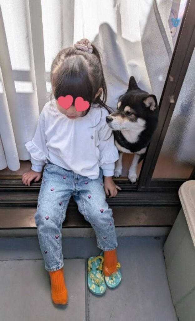 おはぎくんと娘さん①（＠kuromame_ohagiさんより提供）