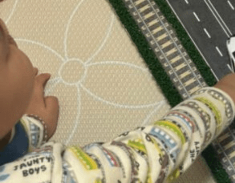 3歳の孫のために…保育士歴35年のばあばが作ったプレゼントに「保育士さんってすげぇ」「最高のプレゼント」「100均企画部にスカウトされるレベル」