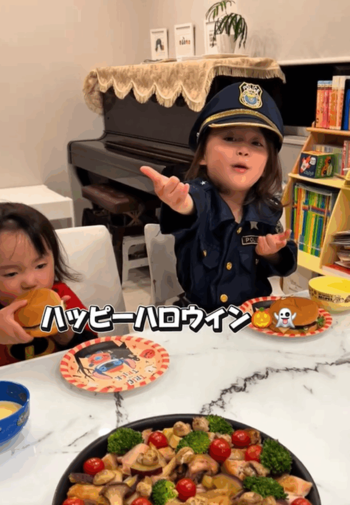 仮装してハロウィンパーティー（＠5nintoshigomamaさんより提供）