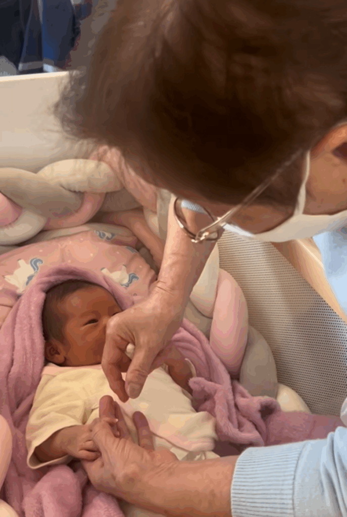 爪が長いことを心配する様子（＠yukika0126さんより提供）