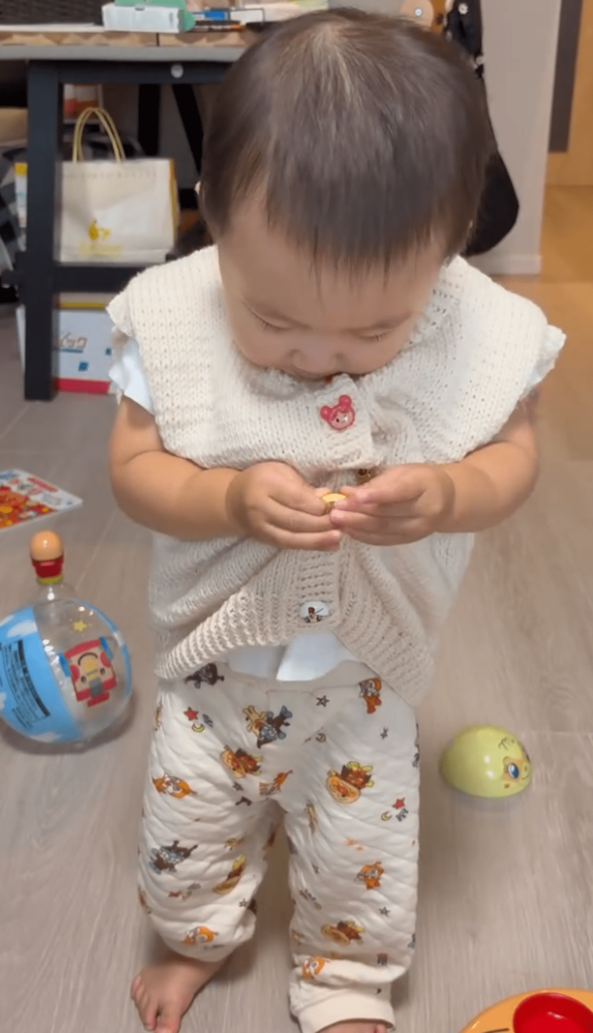 アンパンマンが好きな1歳娘。母が本気を出した結果…その様子に「可愛すぎるぅぅうー！」「すごい」「販売してほしい」