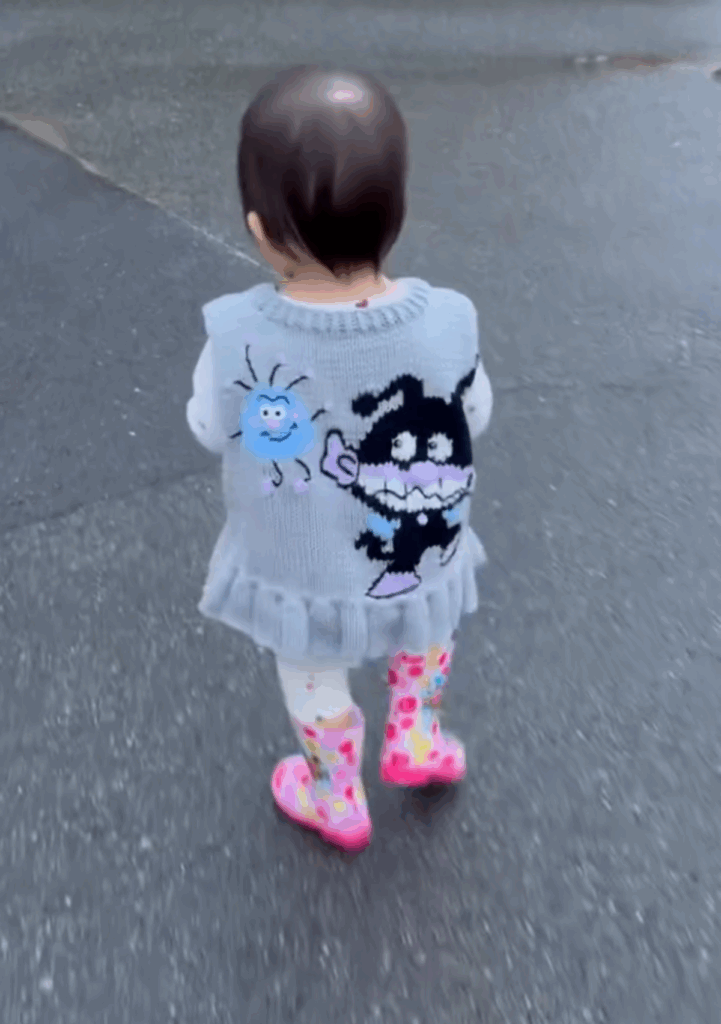 お手製ニットを着ておさんぽ（@muse.stagramさんより提供）