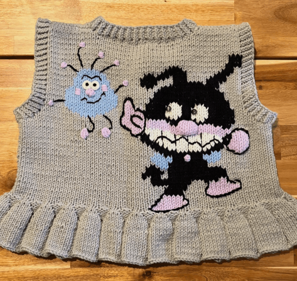 バイキンマンのニット（@muse.stagramさんより提供）