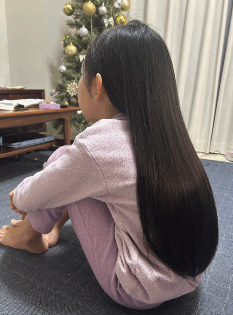 【実際の写真】靴下を外した後の髪型