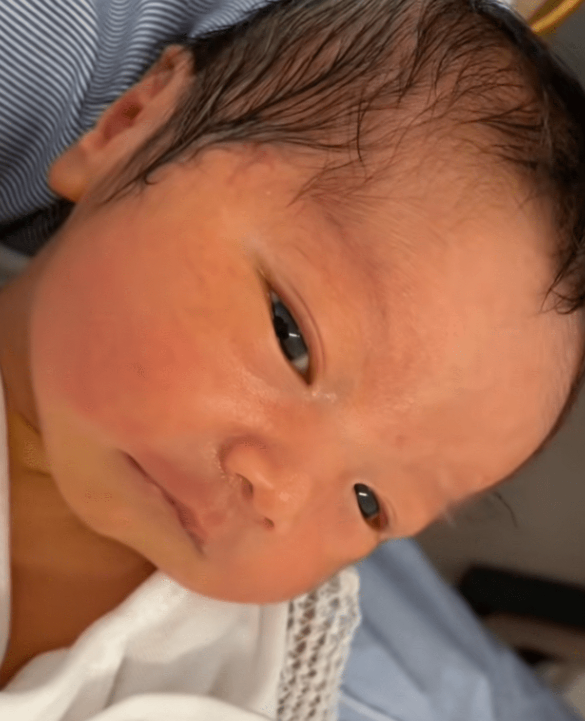 助産師さんに「女の子みたい」と言われていた息子。しかし3年後…現在の姿に「イケメンです」「成長が楽しみ」「見入っちゃった」