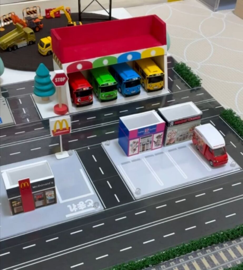 おばあちゃんが作った街の模型③（＠s.urngさんより提供）