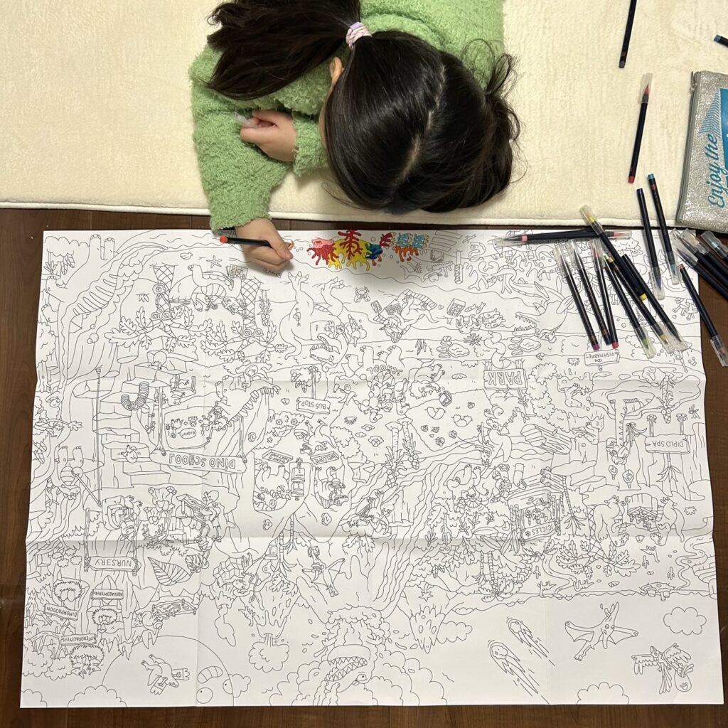 大きな塗り絵に挑戦
（＠frogirl_1111さんより提供）