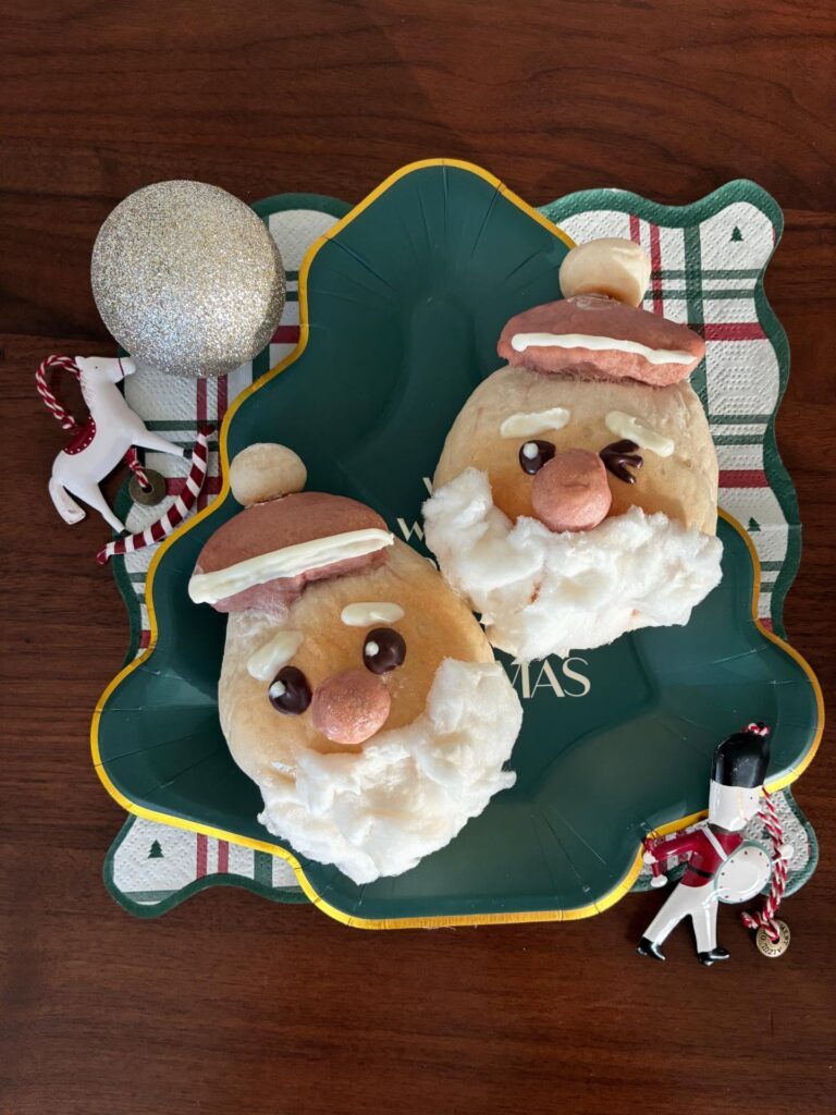 サンタさんパンの完成（＠mogumogu_to_lifeさんより提供）