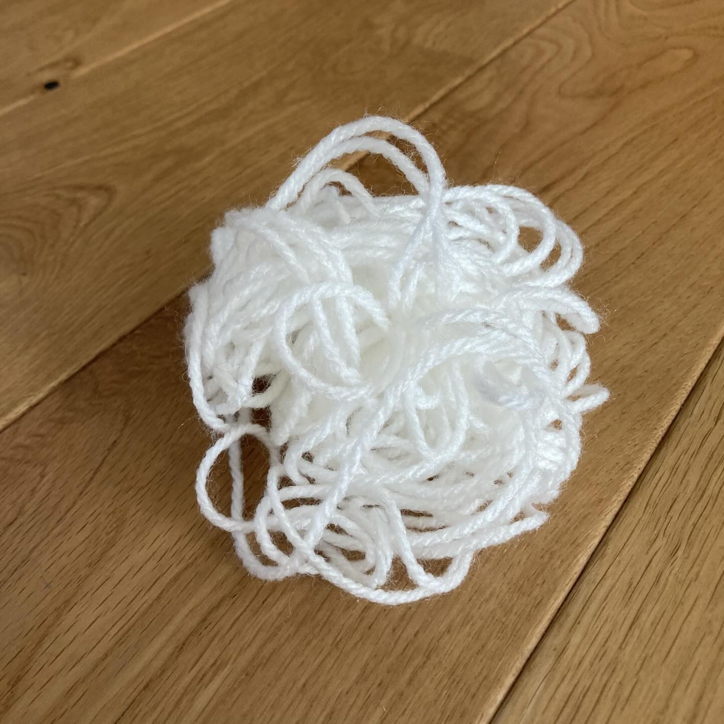 中1娘「これで何か作って！」毛糸の糸くずを渡された母。完成品に「売り物みたい！」「私も欲しい涙」「こんなお母さん欲しい」