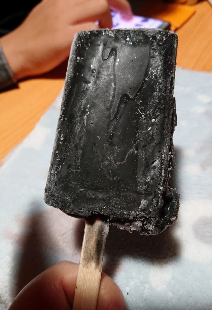 まるで硯のよう…（＠babaa1009さんより提供）