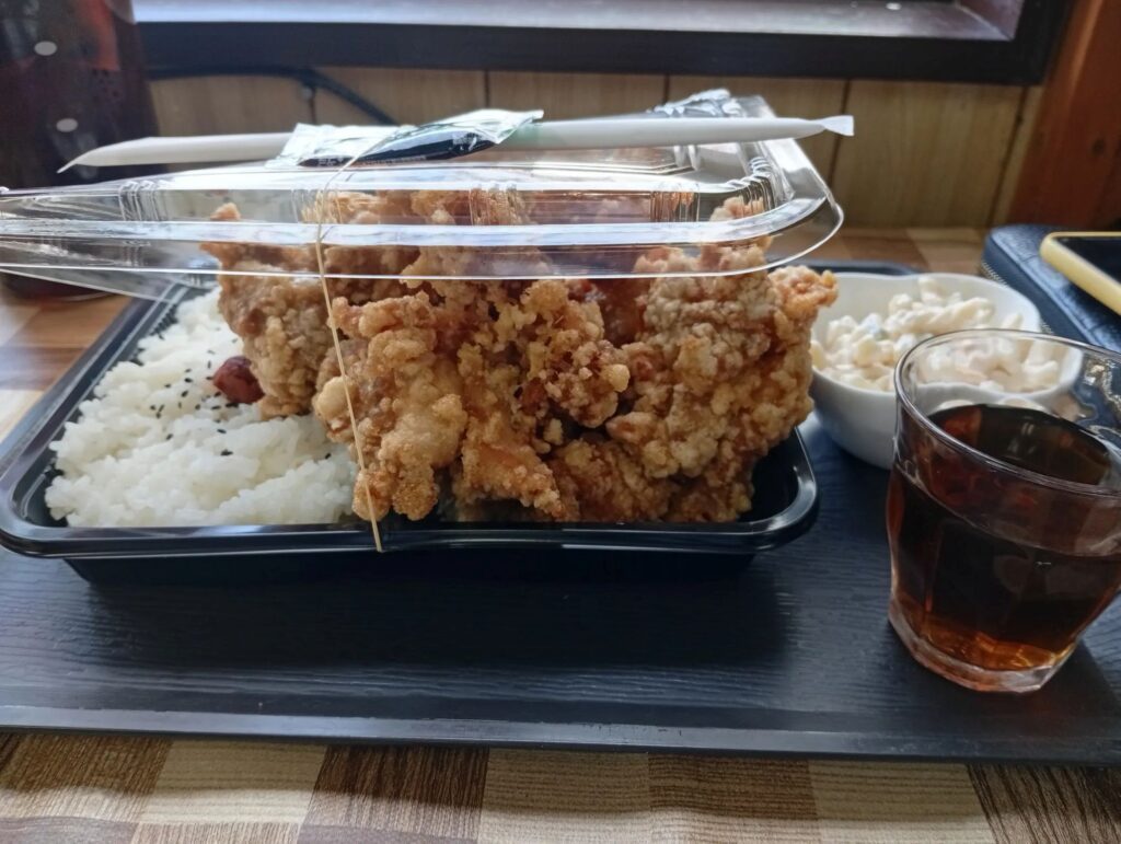 【実際の写真】お昼ご飯の様子