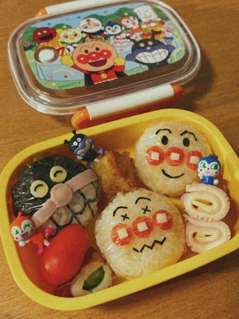 自作のお弁当①（＠kuronushi_さんより提供）