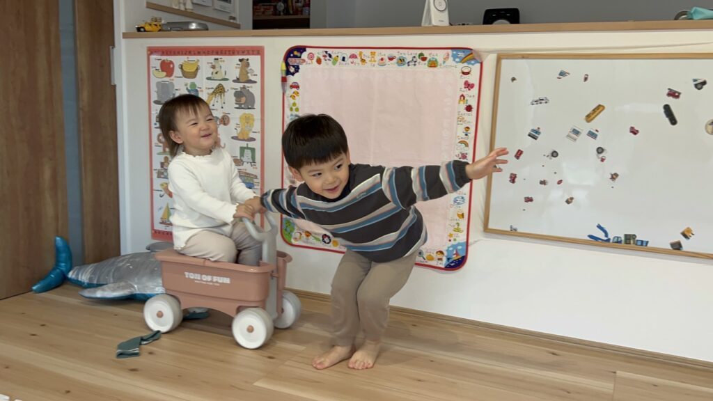 仲良しな2人（@ninjin_danceさんより提供）