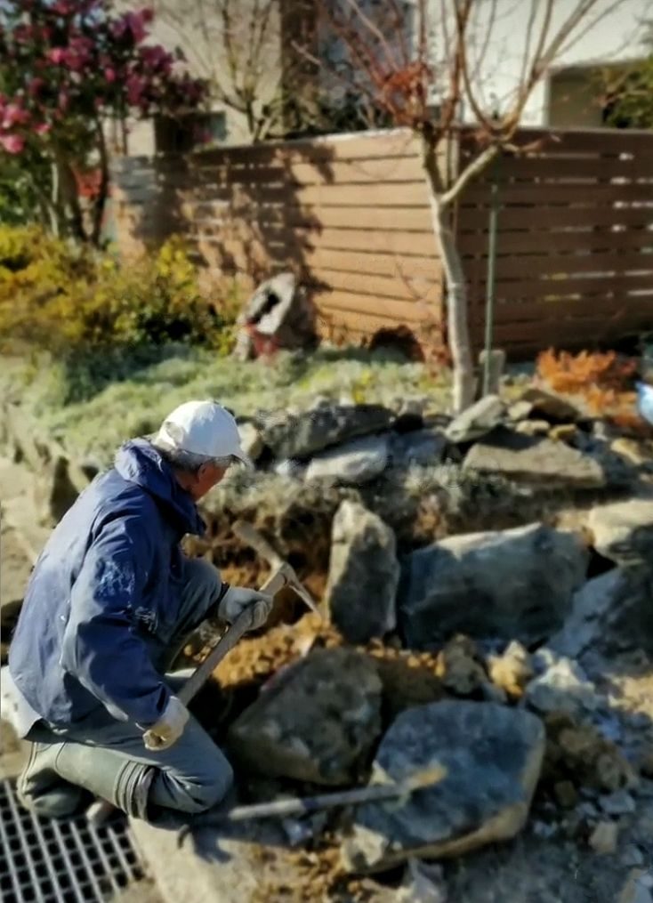 庭仕事中のお父さん（＠yukino.21.sgmtさんより提供）