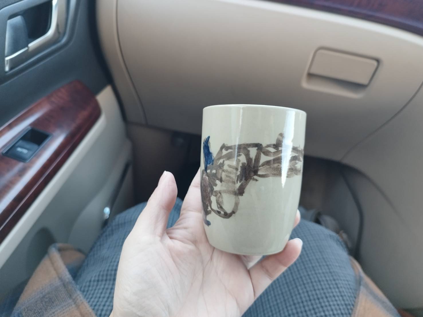 母「なんの絵だかわかります？」6歳息子が書いた絵。困惑するコメント欄だが、正解は…「カニかなと…」「恐竜？」「宇宙の図解…？」