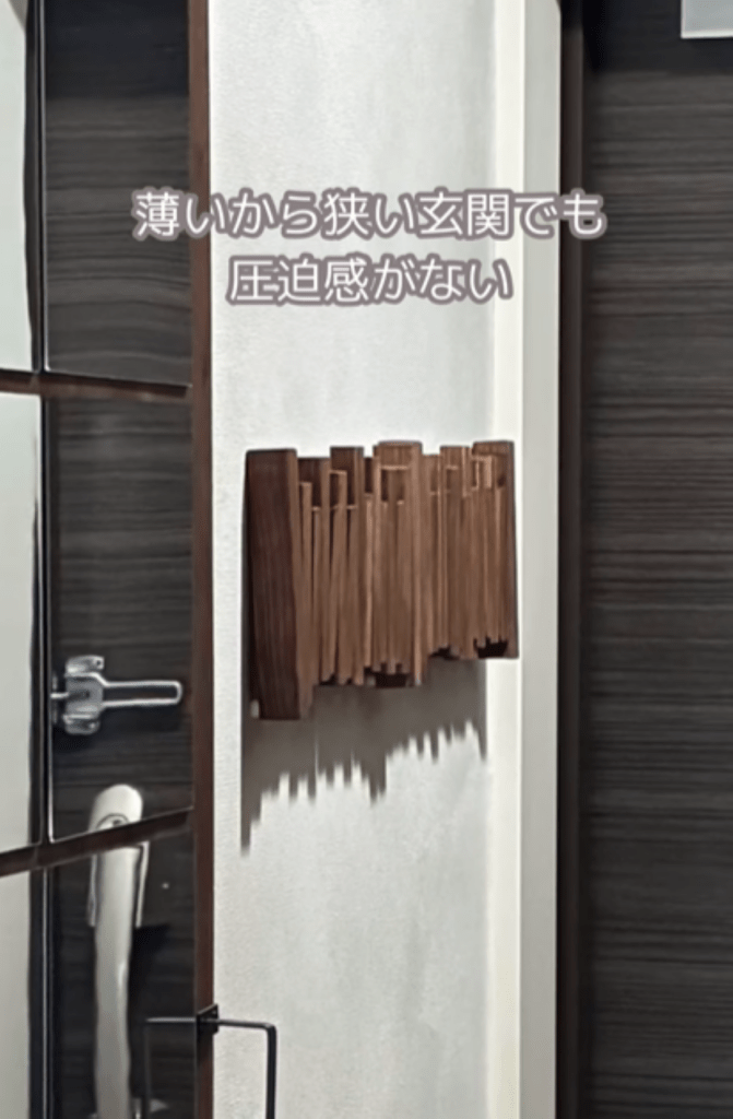 玄関にも馴染む薄さ（＠nico_smile_homeさんより提供）