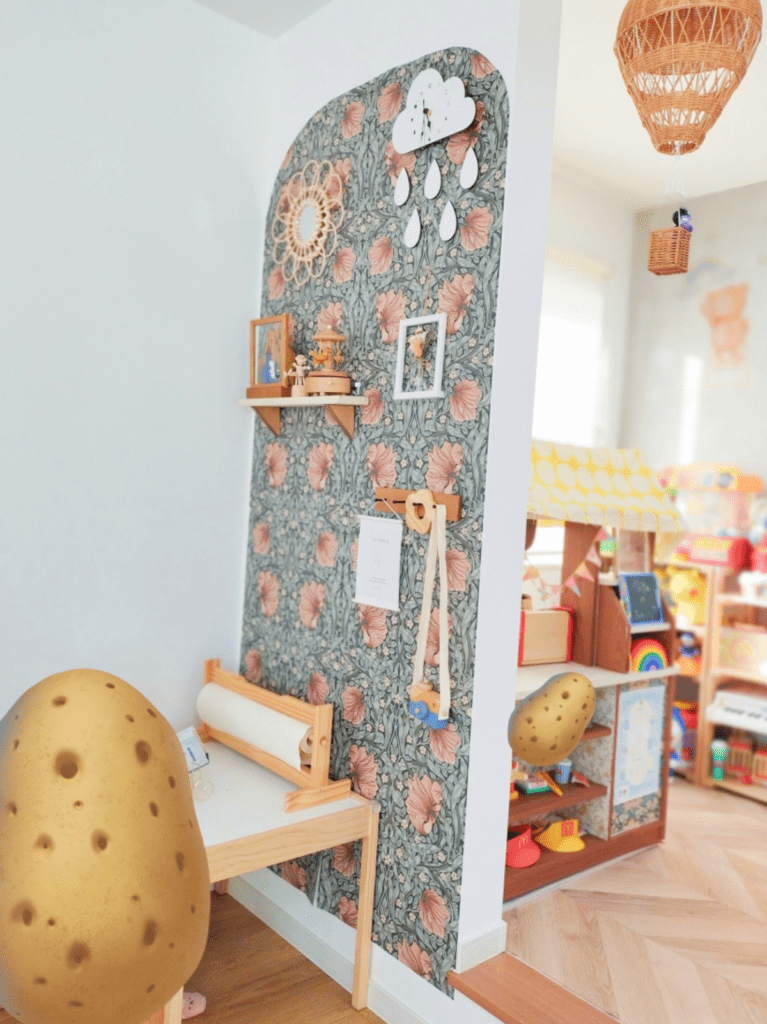 張り替えた壁紙（@popopotechi0427さんより提供）